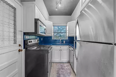 28 Almeria Ave #4, Coral Gables, FL 33134 - Photo 6