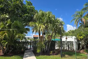 310 Racquet Club Rd, Weston, FL 33326 - Photo 32