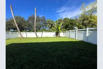 20471 SW 1st St, Pembroke Pines, FL 33029 - Photo 18
