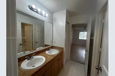 20471 SW 1st St, Pembroke Pines, FL 33029 - Photo 12