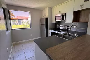 910 Constitution Dr, Homestead, FL 33034 - Photo 8