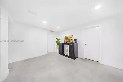 5401 Collins Ave #CU-9, Miami Beach, FL 33140 - Photo 14