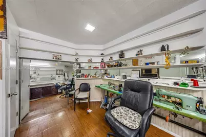 5401 Collins Ave #CU-9, Miami Beach, FL 33140 - Photo 2