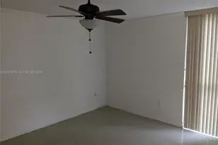 7125 NW 186th St, Hialeah, FL 33015 - Photo 24
