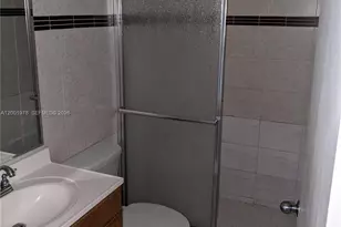 7125 NW 186th St, Hialeah, FL 33015 - Photo 26
