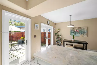 2010 Calais Dr, Miami Beach, FL 33141 - Photo 4