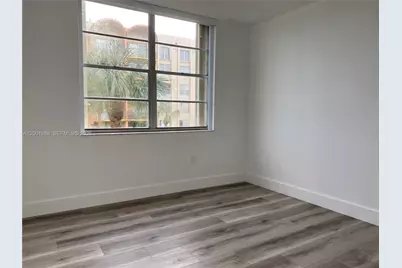 9320 Fontainebleau Blvd #301, Miami, FL 33172 - Photo 12