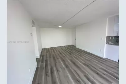 9320 Fontainebleau Blvd #301, Miami, FL 33172 - Photo 6