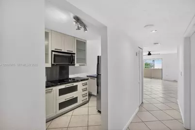 1250 Lincoln Rd #404, Miami Beach, FL 33139 - Photo 6