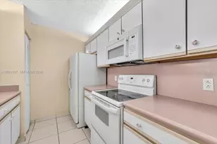 1200 SW 124th Terrace, Pembroke Pines, FL 33027 - Photo 10
