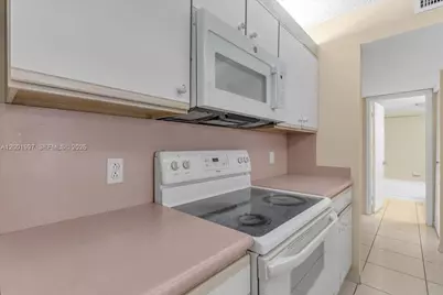 1200 SW 124th Ter #106O, Pembroke Pines, FL 33027 - Photo 12