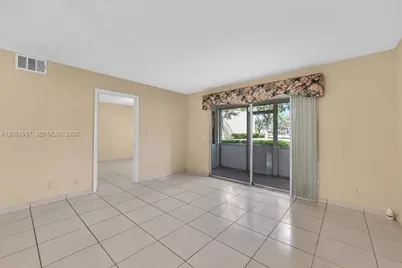 1200 SW 124th Ter #106O, Pembroke Pines, FL 33027 - Photo 18