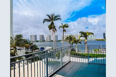 18000 N Bay Rd #201, Sunny Isles Beach, FL 33160 - Photo 2