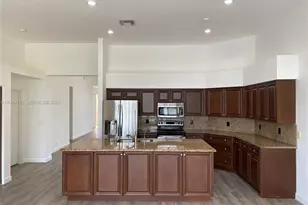2486 Bay Isle Dr, Weston, FL 33327 - Photo 12