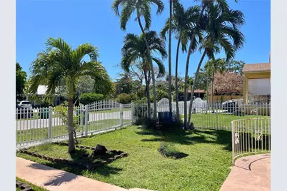 10820 NE 5th Ave, Miami, FL 33161 - Photo 6