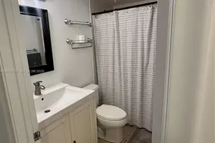 13250 SW 7th Ct, Pembroke Pines, FL 33027 - Photo 16