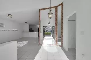 7503 W 34th Ln, Hialeah, FL 33018 - Photo 12