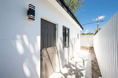 1385 NW 28th St, Miami, FL 33142 - Photo 34