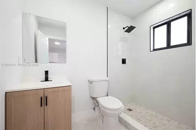 1385 NW 28th St, Miami, FL 33142 - Photo 32