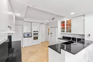 21050 Point Pl, Aventura, FL 33180 - Photo 14