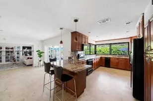 11350 SW 30th St, Miami, FL 33165 - Photo 18