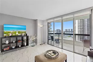 3500 Mystic Pointe Dr, Aventura, FL 33180 - Photo 2
