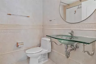 110 Washington Ave, Miami Beach, FL 33139 - Photo 12