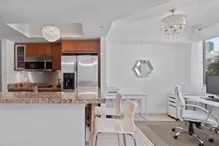 110 Washington Ave, Miami Beach, FL 33139 - Photo 4