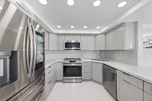 16546 NE 26th Ave, North Miami Beach, FL 33160 - Photo 28