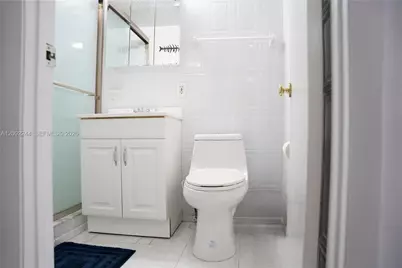 6039 Collins Ave #412, Miami Beach, FL 33140 - Photo 12