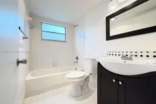 251 SW 134th Way, Pembroke Pines, FL 33027 - Photo 10