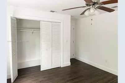 471 NW 32nd Ct #B, Miami, FL 33125 - Photo 6