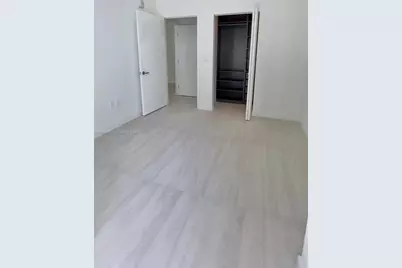 77 SE 5th Street #1010, Miami, FL 33131 - Photo 10