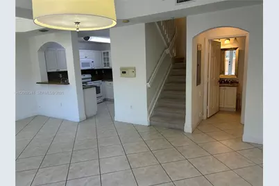 915 SW 143rd Ter #2008, Pembroke Pines, FL 33027 - Photo 2