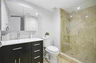 390 Lakeview Dr, Weston, FL 33326 - Photo 28