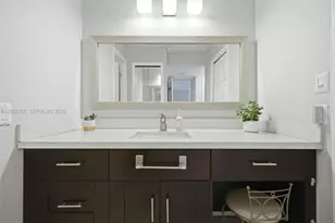 390 Lakeview Dr, Weston, FL 33326 - Photo 24