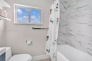 9212 NW 81st Pl, Tamarac, FL 33321 - Photo 16