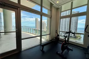 300 S Biscayne Blvd, Miami, FL 33131 - Photo 16