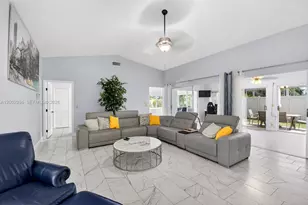 10982 S Greentrail Dr S, Boynton Beach, FL 33436 - Photo 2