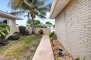 10982 S Greentrail Dr S, Boynton Beach, FL 33436 - Photo 34