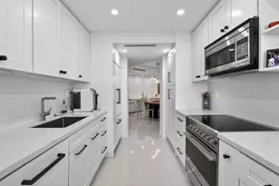 3000 Island Blvd, Aventura, FL 33160 - Photo 14