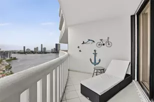 3000 Island Blvd, Aventura, FL 33160 - Photo 40