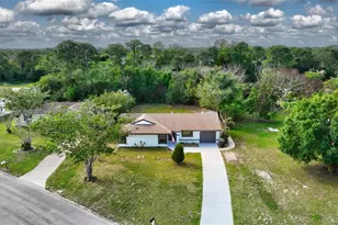 310 SW Bridgeport Dr, Port Saint Lucie, FL 34953 - Photo 2