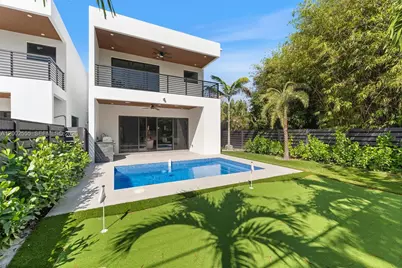 1122 NE 10th Ave #B, Fort Lauderdale, FL 33304 - Photo 1