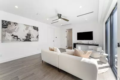 1122 NE 10th Ave #B, Fort Lauderdale, FL 33304 - Photo 14