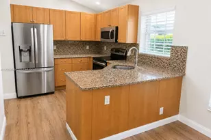2019 Cove Ln, Weston, FL 33326 - Photo 16