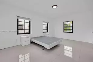 7910 Byron Ave, Miami Beach, FL 33141 - Photo 16