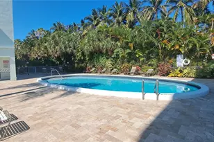 700 NE 14th Ave, Hallandale Beach, FL 33009 - Photo 26
