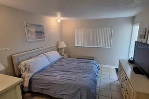 700 NE 14th Ave, Hallandale Beach, FL 33009 - Photo 22