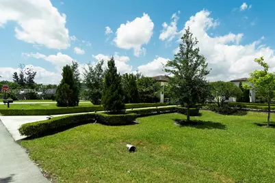 11791 NW 6th Pl, Plantation, FL 33325 - Photo 2